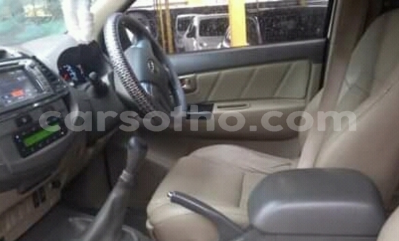 Sayi Na hannu Toyota Hilux White Mota in Maseru a Maseru Sayi Na hannu Toyota Hilux White Mota in Maseru a Maseru