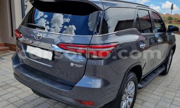 Buy Used Toyota Fortuner Silver Car in Maseru in Maseru Buy Used Toyota Fortuner Silver Car in Maseru in Maseru