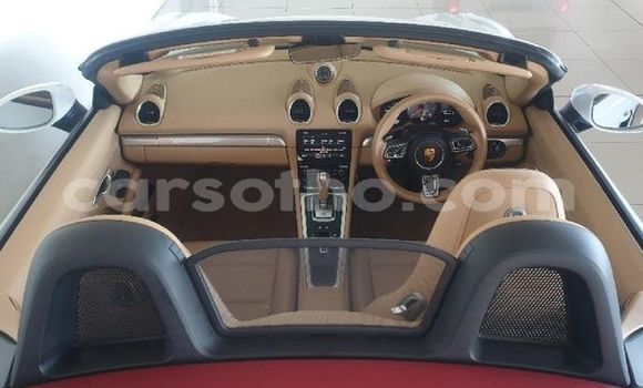 Sayi Na hannu Porsche Cayenne White Mota in Maseru a Maseru Sayi Na hannu Porsche Cayenne White Mota in Maseru a Maseru