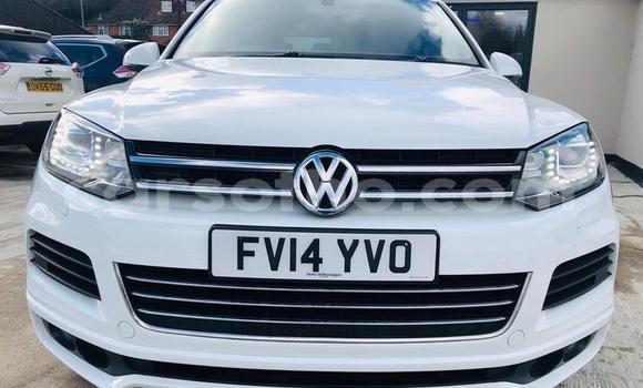 Sayi Na hannu Volkswagen Touareg White Mota in Mohale's Hoek a Mohale's Hoek Sayi Na hannu Volkswagen Touareg White Mota in Mohale's Hoek a Mohale's Hoek