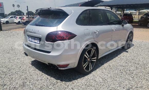 Buy Used Porsche Cayenne Silver Car in Maseru in Maseru Buy Used Porsche Cayenne Silver Car in Maseru in Maseru