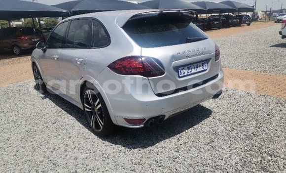Buy Used Porsche Cayenne Silver Car in Maseru in Maseru Buy Used Porsche Cayenne Silver Car in Maseru in Maseru