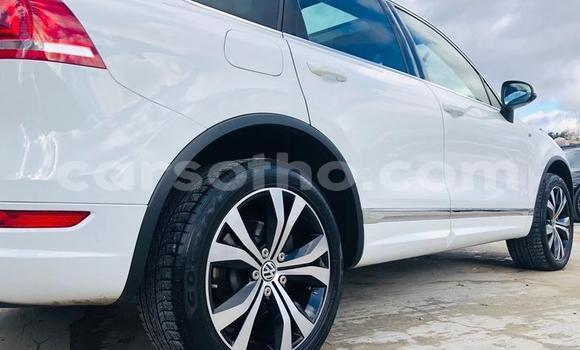 Sayi Na hannu Volkswagen Touareg White Mota in Mohale's Hoek a Mohale's Hoek Sayi Na hannu Volkswagen Touareg White Mota in Mohale's Hoek a Mohale's Hoek