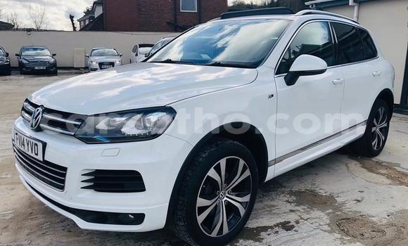 Sayi Na hannu Volkswagen Touareg White Mota in Mohale's Hoek a Mohale's Hoek Sayi Na hannu Volkswagen Touareg White Mota in Mohale's Hoek a Mohale's Hoek