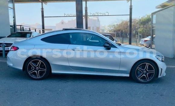 Sayi Na hannu Mercedes-Benz 300–Series Silver Mota in Maseru a Maseru Sayi Na hannu Mercedes-Benz 300–Series Silver Mota in Maseru a Maseru