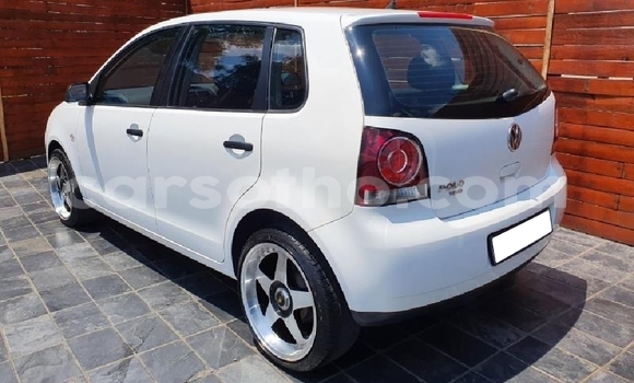 Buy Used Volkswagen Polo White Car in Hlotse in Leribe Buy Used Volkswagen Polo White Car in Hlotse in Leribe