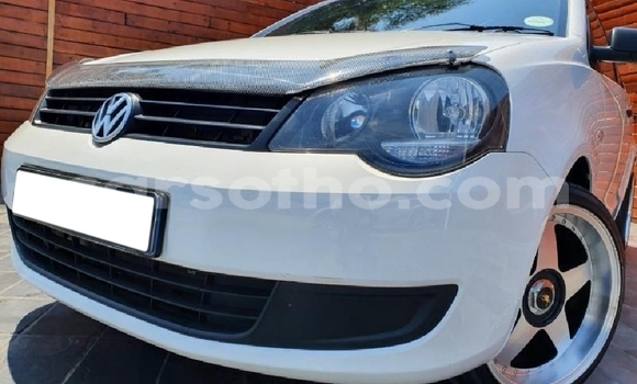 Buy Used Volkswagen Polo White Car in Hlotse in Leribe Buy Used Volkswagen Polo White Car in Hlotse in Leribe