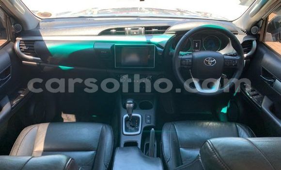 Buy Used Toyota Hilux Silver Car in Maseru in Maseru Buy Used Toyota Hilux Silver Car in Maseru in Maseru