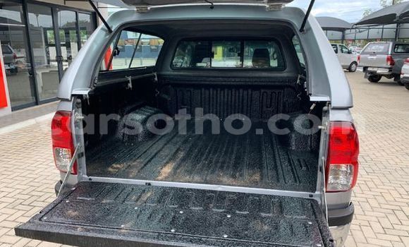 Buy Used Toyota Hilux Silver Car in Maseru in Maseru Buy Used Toyota Hilux Silver Car in Maseru in Maseru