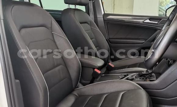 Sayi Na hannu Volkswagen Tiguan White Mota in Maseru a Maseru Sayi Na hannu Volkswagen Tiguan White Mota in Maseru a Maseru