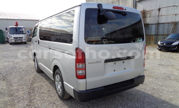 اشتري مستعمل Toyota Hiace Silver سيارة في Maseru في Maseru اشتري مستعمل Toyota Hiace Silver سيارة في Maseru في Maseru