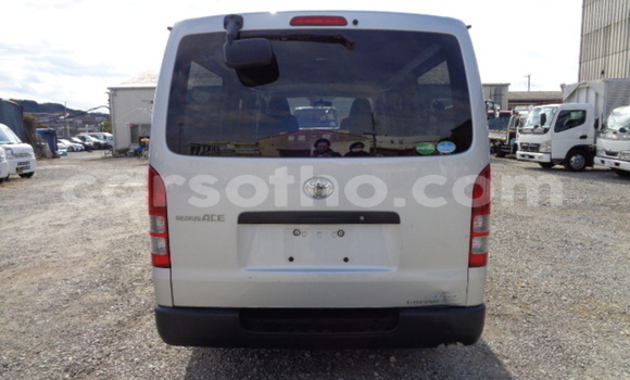 اشتري مستعمل Toyota Hiace Silver سيارة في Maseru في Maseru اشتري مستعمل Toyota Hiace Silver سيارة في Maseru في Maseru