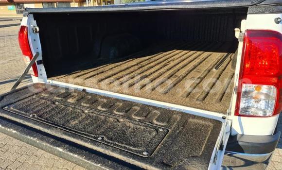 Acheter Occasion Voiture Toyota Hilux Blanc à Maseru, Maseru Acheter Occasion Voiture Toyota Hilux Blanc à Maseru, Maseru