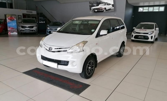 Sayi Na hannu Toyota Avanza White Mota in Thaba–Tseka a Mafeteng Sayi Na hannu Toyota Avanza White Mota in Thaba–Tseka a Mafeteng