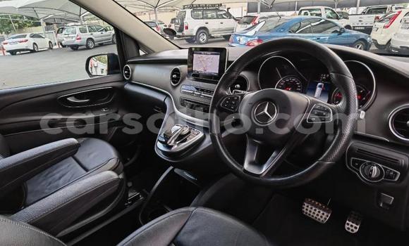 Sayi Na hannu Mercedes-Benz V-klasse Black Mota in Maseru a Maseru Sayi Na hannu Mercedes-Benz V-klasse Black Mota in Maseru a Maseru