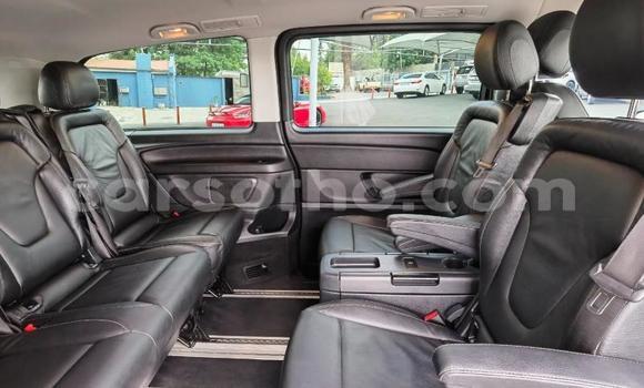 Sayi Na hannu Mercedes-Benz V-klasse Black Mota in Maseru a Maseru Sayi Na hannu Mercedes-Benz V-klasse Black Mota in Maseru a Maseru