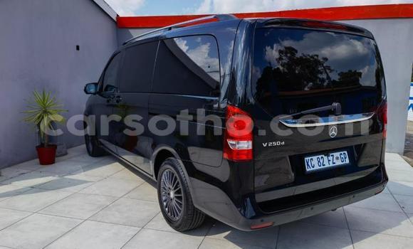 Sayi Na hannu Mercedes-Benz V-klasse Black Mota in Maseru a Maseru Sayi Na hannu Mercedes-Benz V-klasse Black Mota in Maseru a Maseru