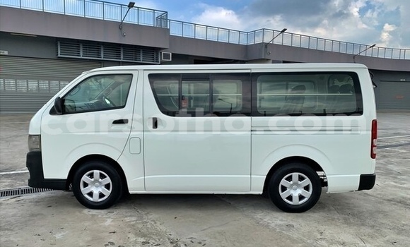 Sayi Na hannu Toyota Hiace White Mota in Maputsoa a Leribe Sayi Na hannu Toyota Hiace White Mota in Maputsoa a Leribe