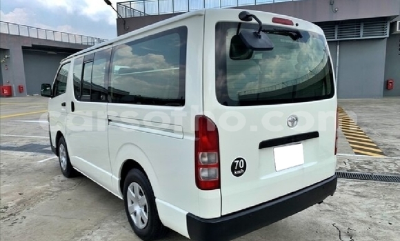 Sayi Na hannu Toyota Hiace White Mota in Maputsoa a Leribe Sayi Na hannu Toyota Hiace White Mota in Maputsoa a Leribe