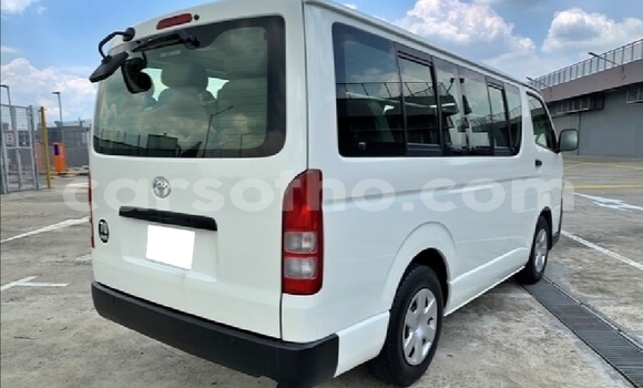 Sayi Na hannu Toyota Hiace White Mota in Maputsoa a Leribe Sayi Na hannu Toyota Hiace White Mota in Maputsoa a Leribe