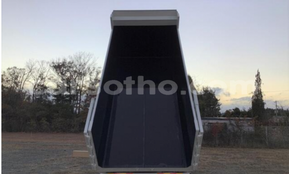 Sayi Na hannu Mitsubishi Van White Babbar mota in Butha–Buthe a Thaba-Tseka Sayi Na hannu Mitsubishi Van White Babbar mota in Butha–Buthe a Thaba-Tseka