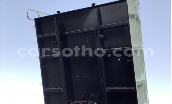 Sayi Na hannu Mitsubishi Van White Babbar mota in Butha–Buthe a Thaba-Tseka Sayi Na hannu Mitsubishi Van White Babbar mota in Butha–Buthe a Thaba-Tseka