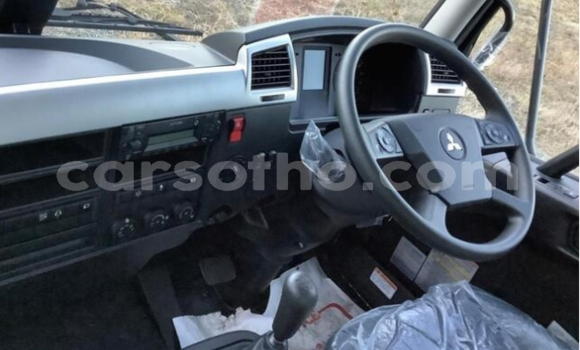 Sayi Na hannu Mitsubishi Van White Babbar mota in Butha–Buthe a Thaba-Tseka Sayi Na hannu Mitsubishi Van White Babbar mota in Butha–Buthe a Thaba-Tseka