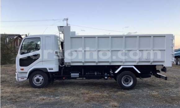 Sayi Na hannu Mitsubishi Van White Babbar mota in Butha–Buthe a Thaba-Tseka Sayi Na hannu Mitsubishi Van White Babbar mota in Butha–Buthe a Thaba-Tseka