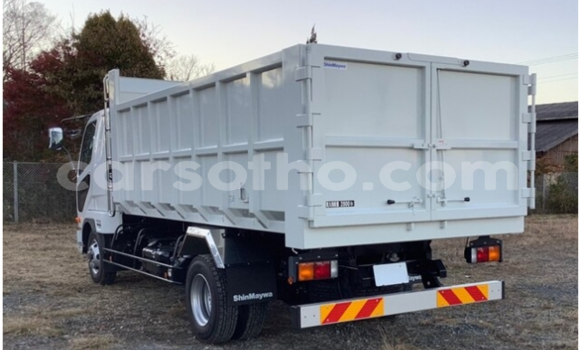 Sayi Na hannu Mitsubishi Van White Babbar mota in Butha–Buthe a Thaba-Tseka Sayi Na hannu Mitsubishi Van White Babbar mota in Butha–Buthe a Thaba-Tseka