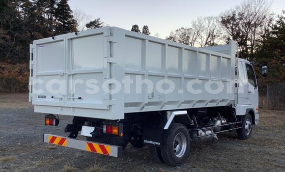 Sayi Na hannu Mitsubishi Van White Babbar mota in Butha–Buthe a Thaba-Tseka Sayi Na hannu Mitsubishi Van White Babbar mota in Butha–Buthe a Thaba-Tseka