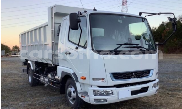 Sayi Na hannu Mitsubishi Van White Babbar mota in Butha–Buthe a Thaba-Tseka Sayi Na hannu Mitsubishi Van White Babbar mota in Butha–Buthe a Thaba-Tseka