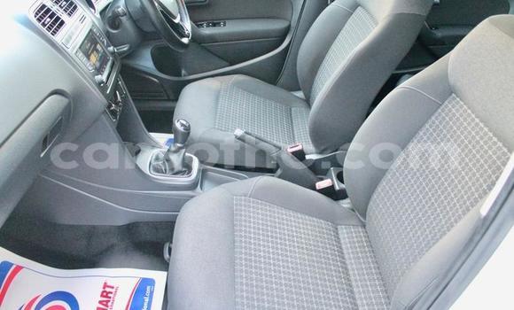 Sayi Na hannu Volkswagen Polo White Mota in Peka a Leribe Sayi Na hannu Volkswagen Polo White Mota in Peka a Leribe