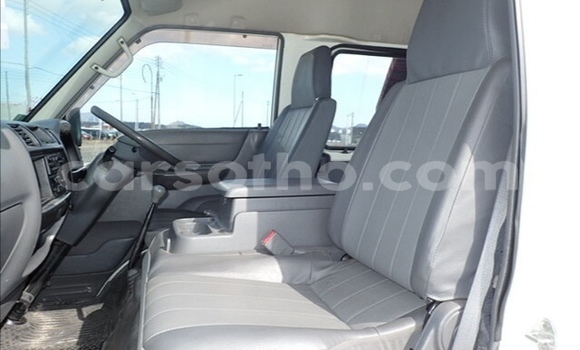 Acheter Occasion Voiture Mazda Bongo Blanc à Maseru, Maseru Acheter Occasion Voiture Mazda Bongo Blanc à Maseru, Maseru
