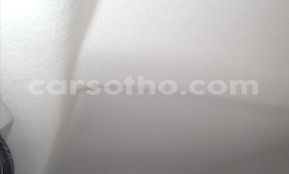 Sayi Na hannu Nissan March Silver Mota in Maseru a Maseru Sayi Na hannu Nissan March Silver Mota in Maseru a Maseru