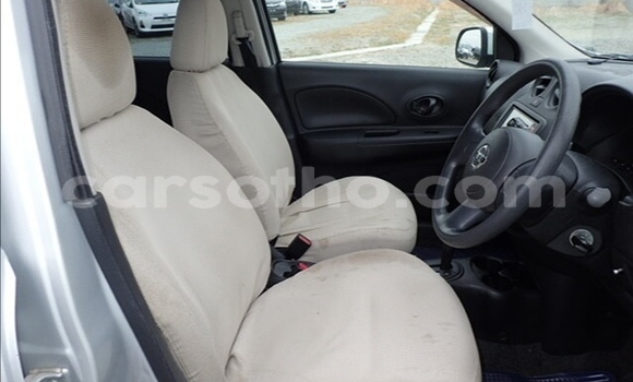 Sayi Na hannu Nissan March Silver Mota in Maseru a Maseru Sayi Na hannu Nissan March Silver Mota in Maseru a Maseru