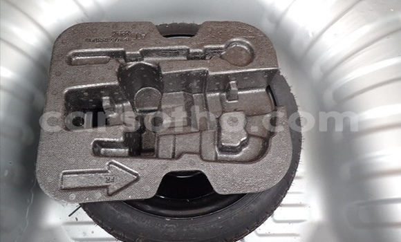 Sayi Na hannu Nissan March Silver Mota in Maseru a Maseru Sayi Na hannu Nissan March Silver Mota in Maseru a Maseru