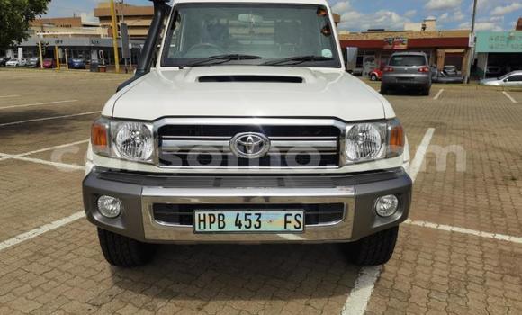 Acheter Occasion Voiture Toyota Land Cruiser Blanc à Maseru, Maseru Acheter Occasion Voiture Toyota Land Cruiser Blanc à Maseru, Maseru