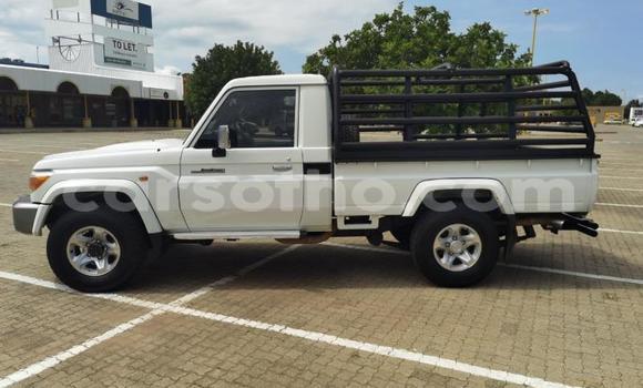 Acheter Occasion Voiture Toyota Land Cruiser Blanc à Maseru, Maseru Acheter Occasion Voiture Toyota Land Cruiser Blanc à Maseru, Maseru
