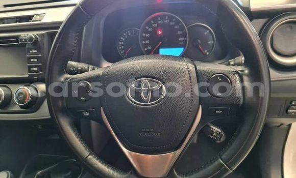 Sayi Na hannu Toyota RAV4 White Mota in Maseru a Maseru Sayi Na hannu Toyota RAV4 White Mota in Maseru a Maseru