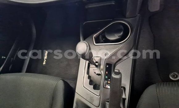 Sayi Na hannu Toyota RAV4 White Mota in Maseru a Maseru Sayi Na hannu Toyota RAV4 White Mota in Maseru a Maseru