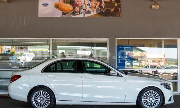 Acheter Occasion Voiture Mercedes-Benz C–Class Blanc à Maseru, Maseru Acheter Occasion Voiture Mercedes-Benz C–Class Blanc à Maseru, Maseru