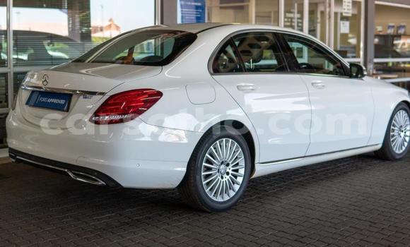 Acheter Occasion Voiture Mercedes-Benz C–Class Blanc à Maseru, Maseru Acheter Occasion Voiture Mercedes-Benz C–Class Blanc à Maseru, Maseru