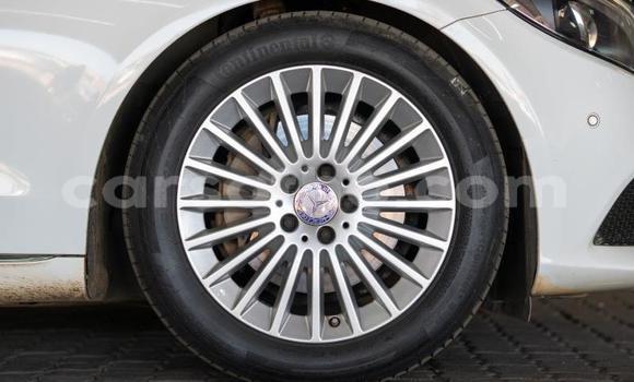 Acheter Occasion Voiture Mercedes-Benz C–Class Blanc à Maseru, Maseru Acheter Occasion Voiture Mercedes-Benz C–Class Blanc à Maseru, Maseru