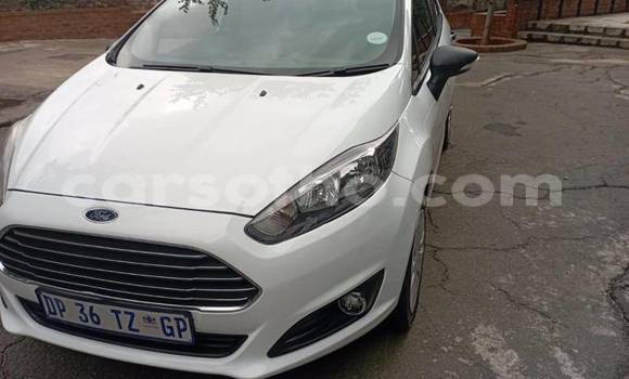 اشتري مستعمل Ford Fiesta ST White سيارة في Maseru في Maseru اشتري مستعمل Ford Fiesta ST White سيارة في Maseru في Maseru