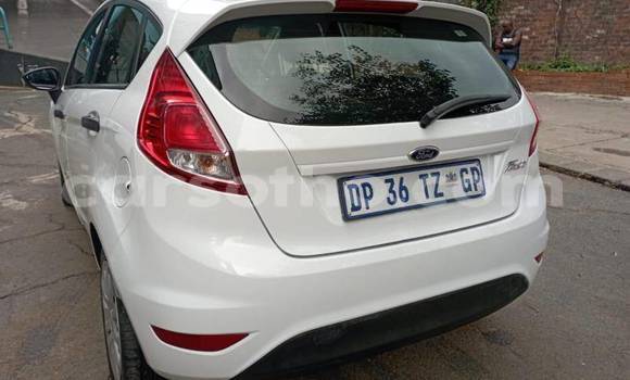 اشتري مستعمل Ford Fiesta ST White سيارة في Maseru في Maseru اشتري مستعمل Ford Fiesta ST White سيارة في Maseru في Maseru