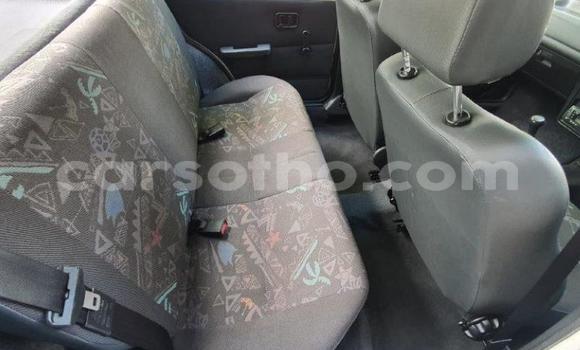 Sayi Na hannu Mazda 323 White Mota in Maseru a Maseru Sayi Na hannu Mazda 323 White Mota in Maseru a Maseru