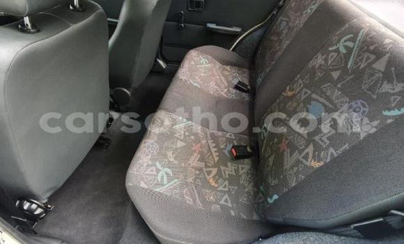 Sayi Na hannu Mazda 323 White Mota in Maseru a Maseru Sayi Na hannu Mazda 323 White Mota in Maseru a Maseru