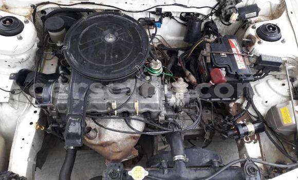 Sayi Na hannu Mazda 323 White Mota in Maseru a Maseru Sayi Na hannu Mazda 323 White Mota in Maseru a Maseru