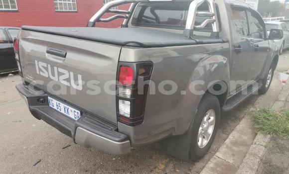 Acheter Occasion Voiture Isuzu KB Beige à Butha Buthe, Butha-Buthe Acheter Occasion Voiture Isuzu KB Beige à Butha Buthe, Butha-Buthe