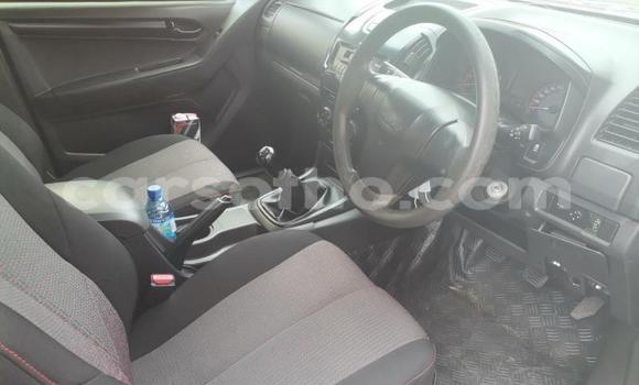 Acheter Occasion Voiture Isuzu KB Beige à Butha Buthe, Butha-Buthe Acheter Occasion Voiture Isuzu KB Beige à Butha Buthe, Butha-Buthe